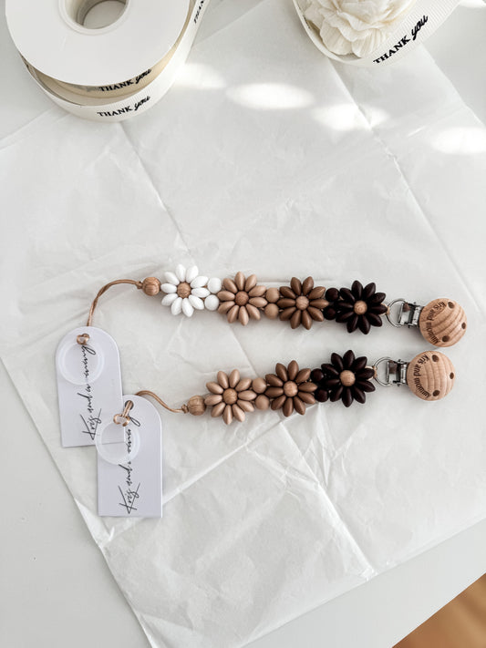 Pacifier clip - Daisy/Brownie
