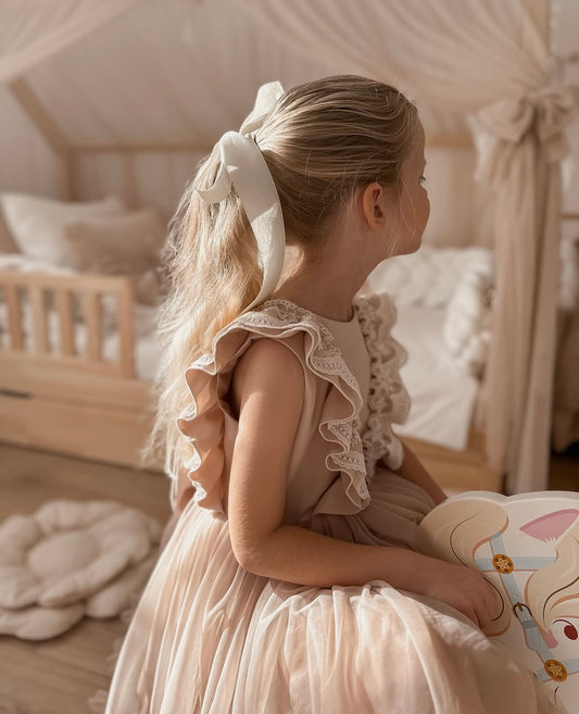 Dolg trak za lase z elastiko