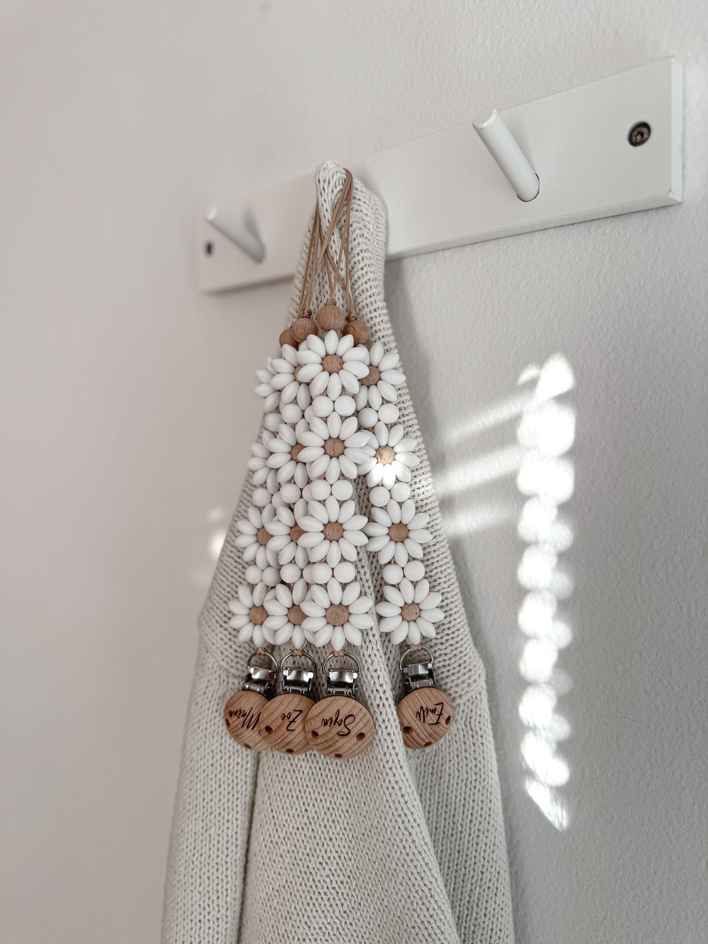 Pacifier clip - Daisy/Kris