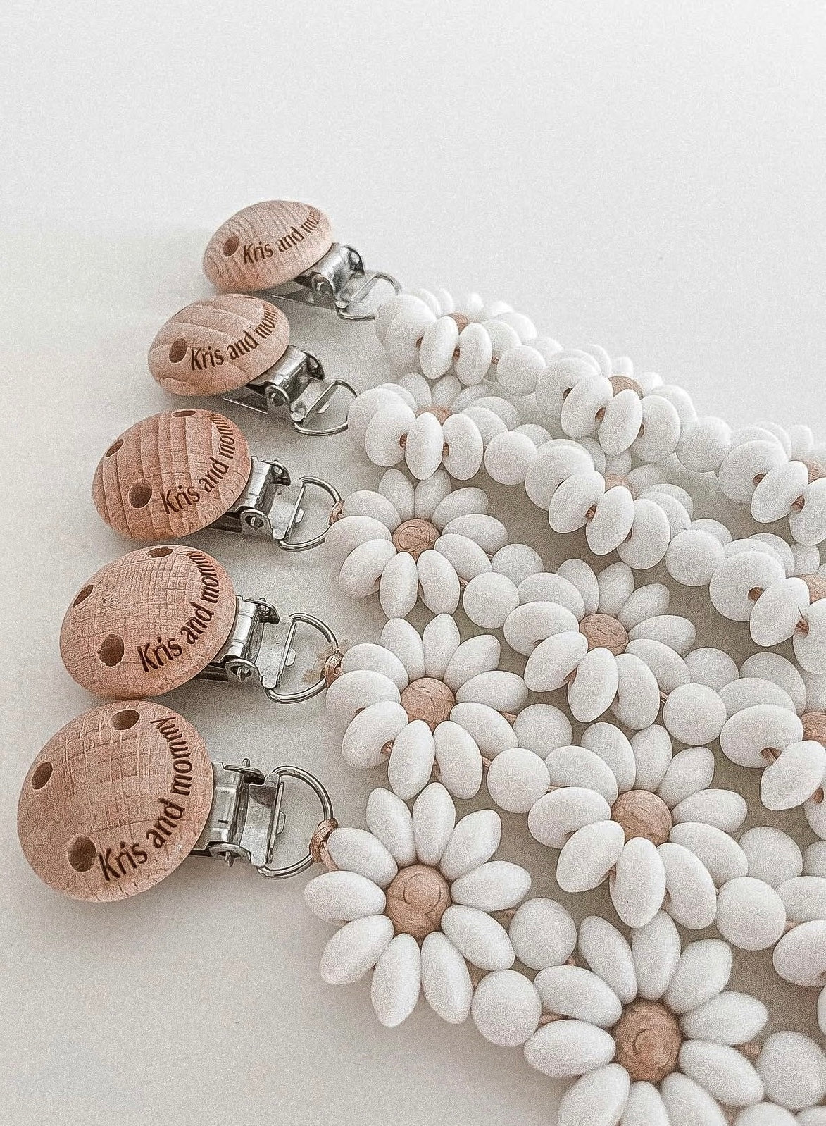 Pacifier clip - Daisy/Kris