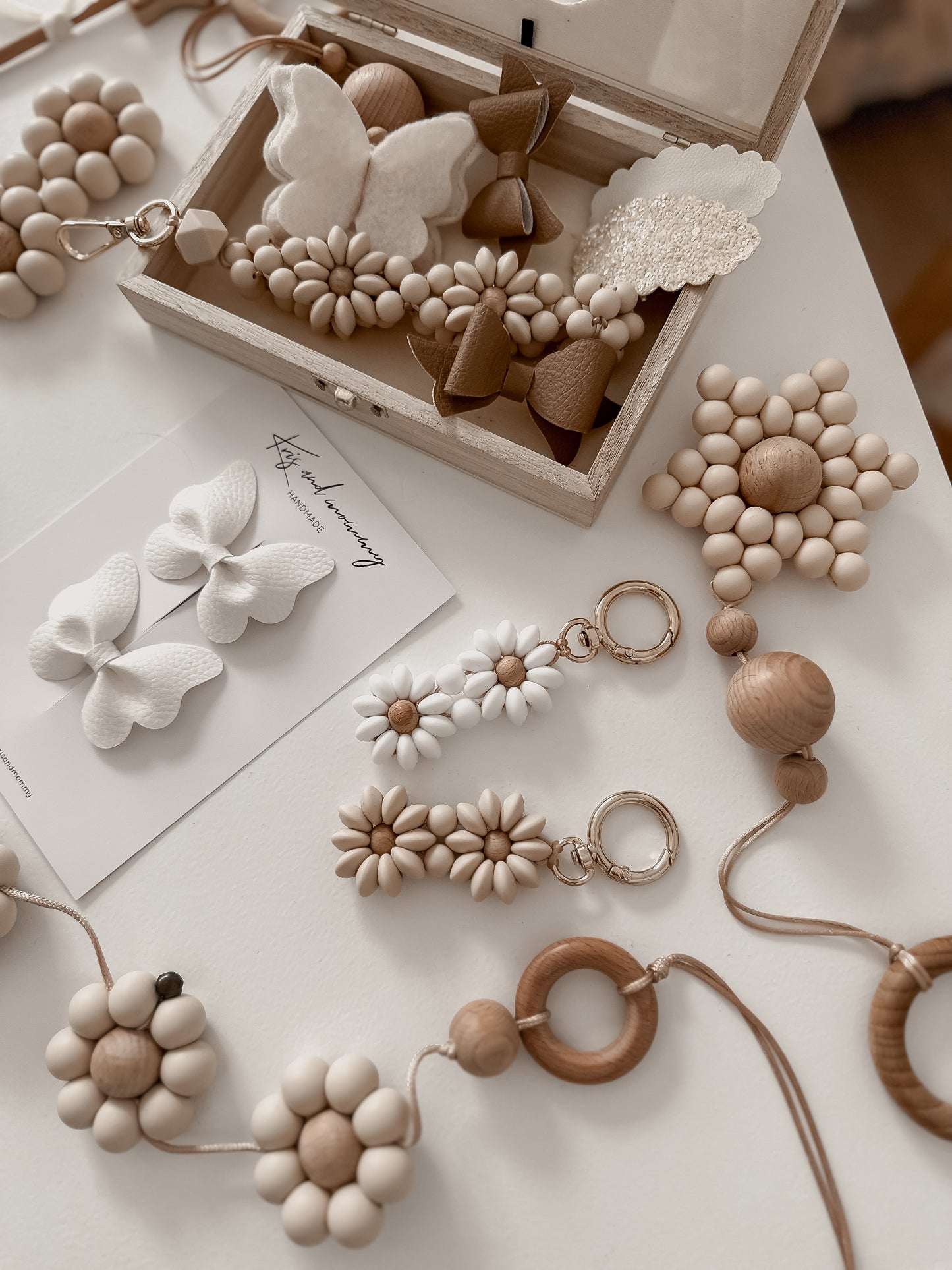 Obesek za ključe - Daisy