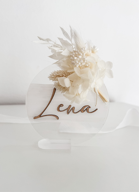 Announcement card with name and dried bouquet