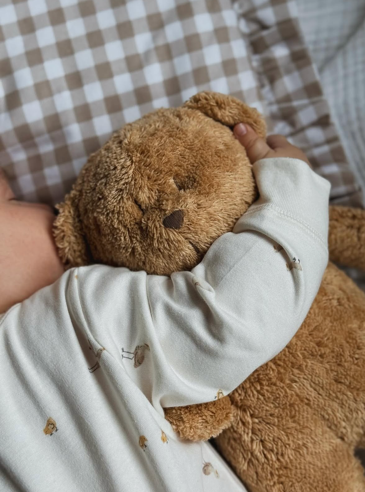 Moonie Medvedek 2.0 Organic Cappuccino - Plišasti medvedek z melodijo in nočno lučko