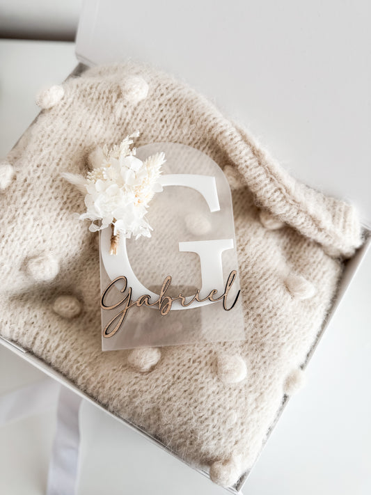 Oznanitvena kartica z imenom in suhim šopkom