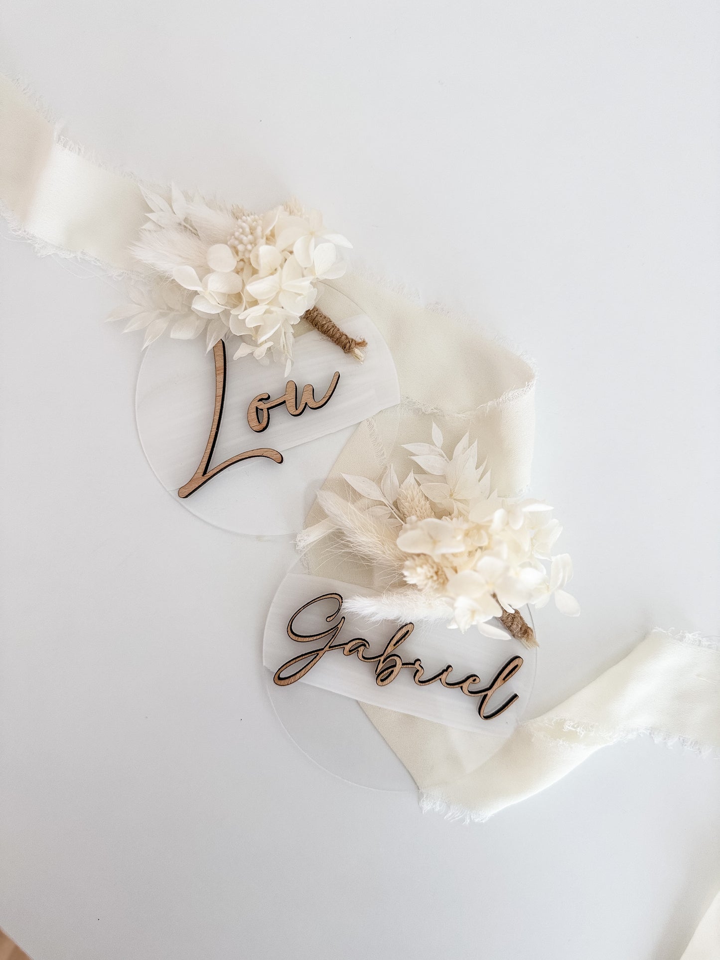 Announcement card with name and dried bouquet