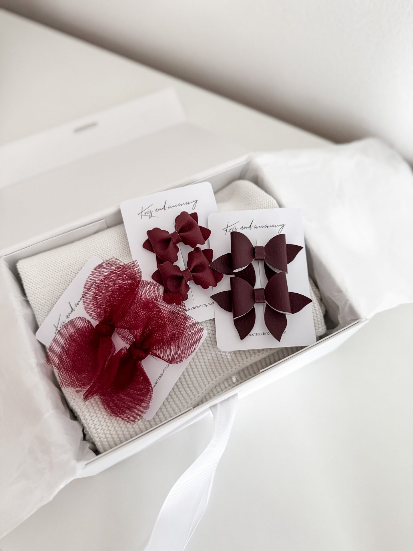 Bow - Kiara/Red