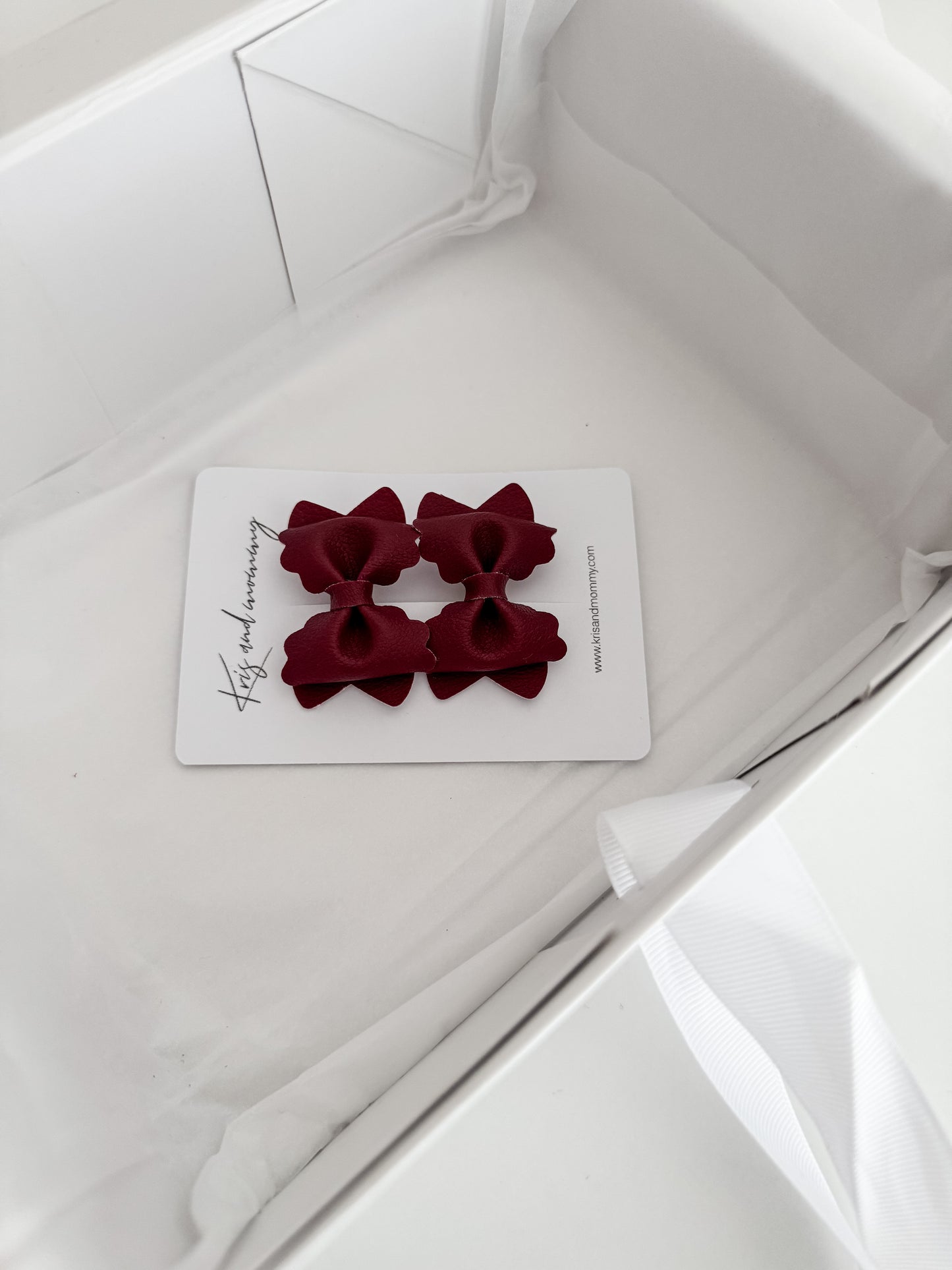 Bow - Kiara/Red