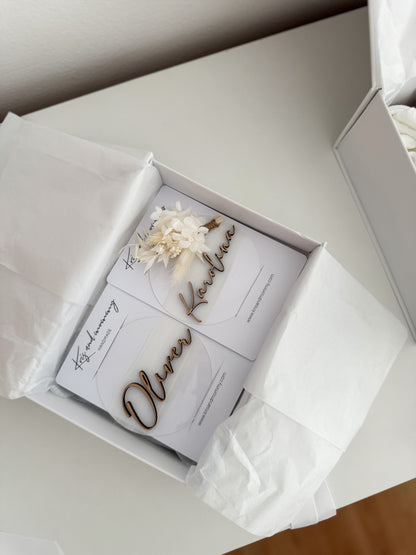 Oznanitvena kartica z imenom in suhim šopkom