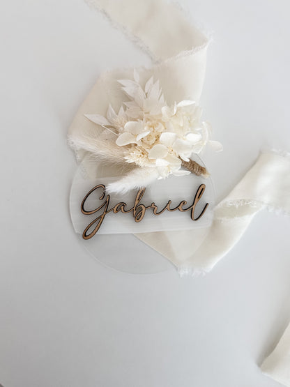 Announcement card with name and dried bouquet